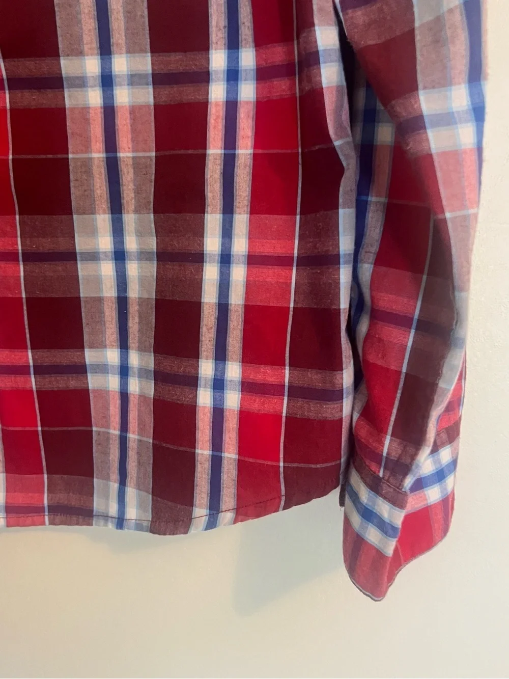 Levi's Red Plaid Long-Sleeve Button-Down Shirt